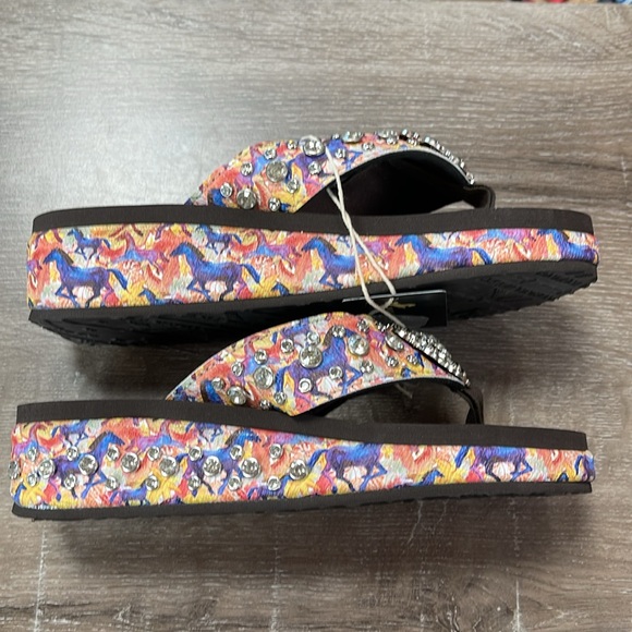 New Montana West Flip Flops Western Rhinestone Horses Wedge Sandals 8 Women’s - Picture 2 of 6